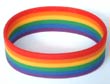 Armband: Extrabreites Regenbogen-Silikonarmband