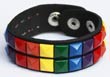 Armband: Regenbogen-Lederarmband mit 2 Quadratreihen, 2,4 cm breit