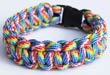 Armband: Geflochtenes Regenbogen-Armband Wei / Regenbogen